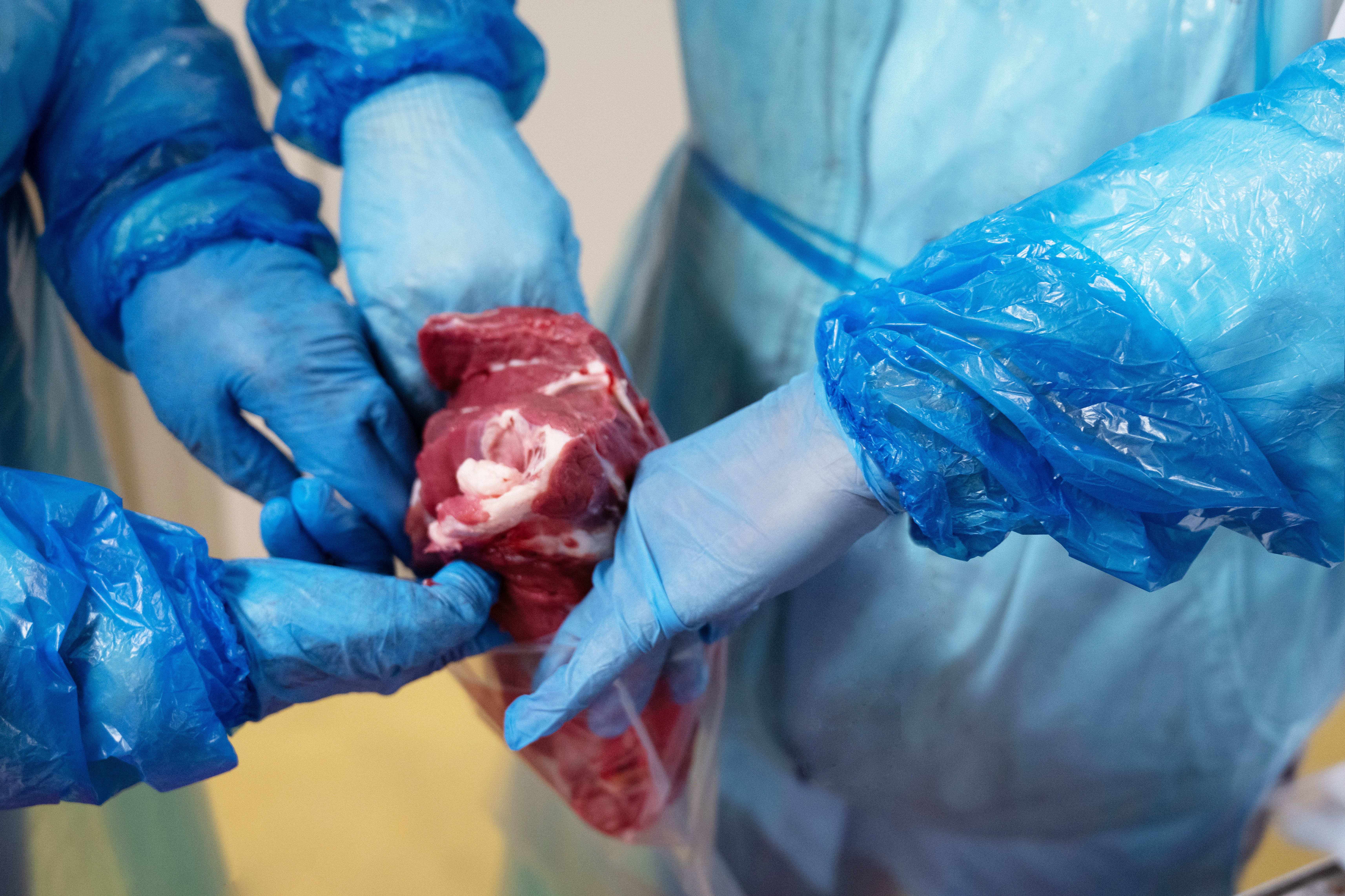 Feldolgozott marhahús csomagolása